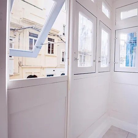 Lejlighed Modern 2 Bedroom With Balcony - Xemx *