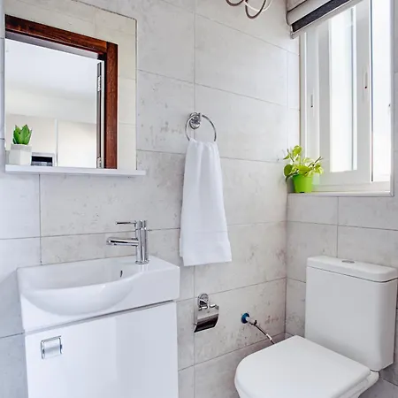 Lejlighed Modern 2 Bedroom With Balcony - Xemx *