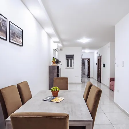 Lejlighed Modern 2 Bedroom With Balcony - Xemx *