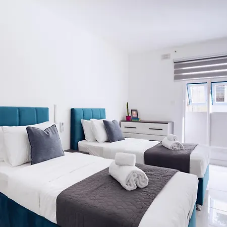 Modern 2 Bedroom With Balcony - Xemx Apartman