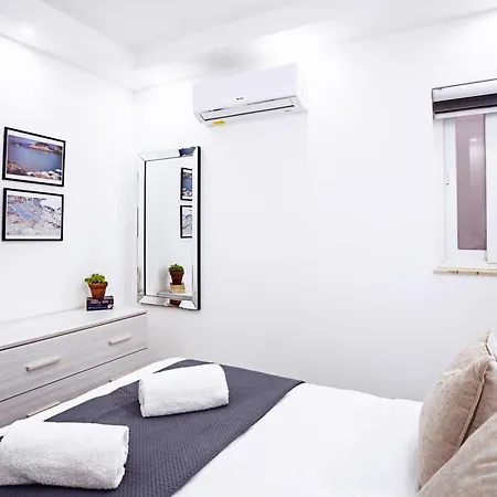 Modern 2 Bedroom With Balcony - Xemx Apartman *