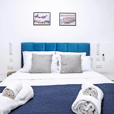 Modern 2 Bedroom With Balcony - Xemx *