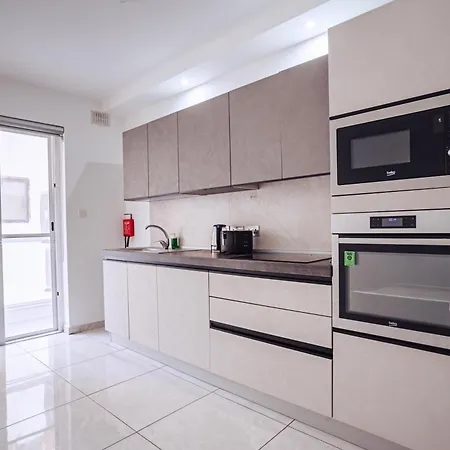 Modern 2 Bedroom With Balcony - Xemx Apartman Gżira